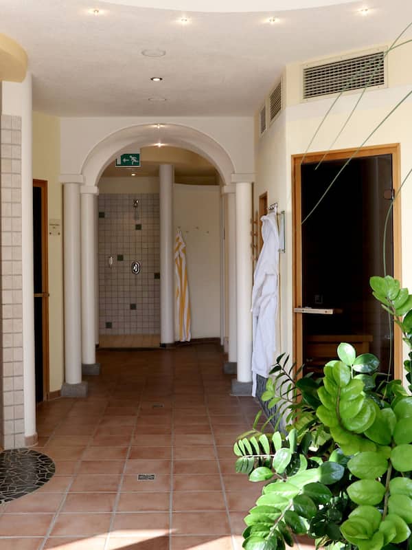Sauna, steam room, body treatments, aromatherapy, hot stone massages