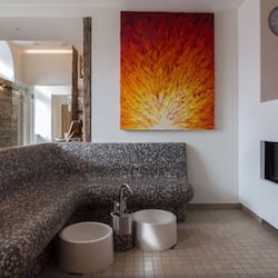 Sauna, baño de vapor, tratamientos faciales y masajes