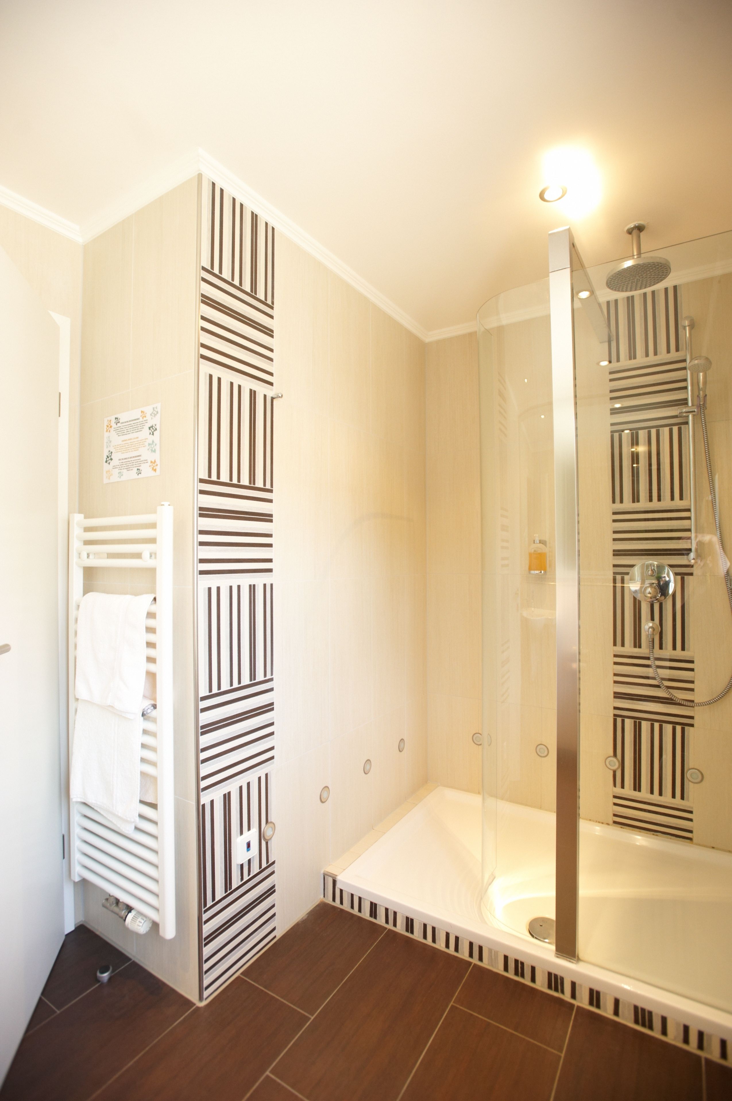 classic double room (chalet) | bathroom | hair dryer, towels