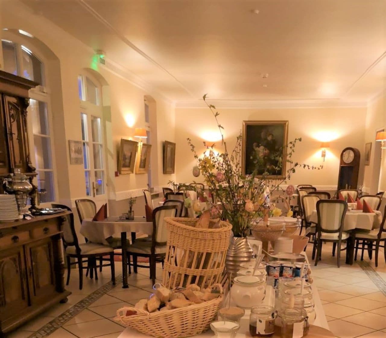 daily buffet breakfast (eur 16 per person)