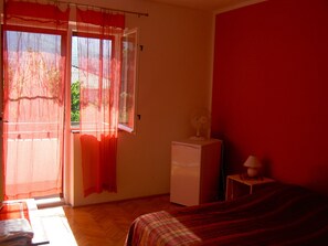 Quarto casal standard, 1 quarto | Camas extras/dobráveis (sobretaxa), Wi-Fi de cortesia, roupa de cama