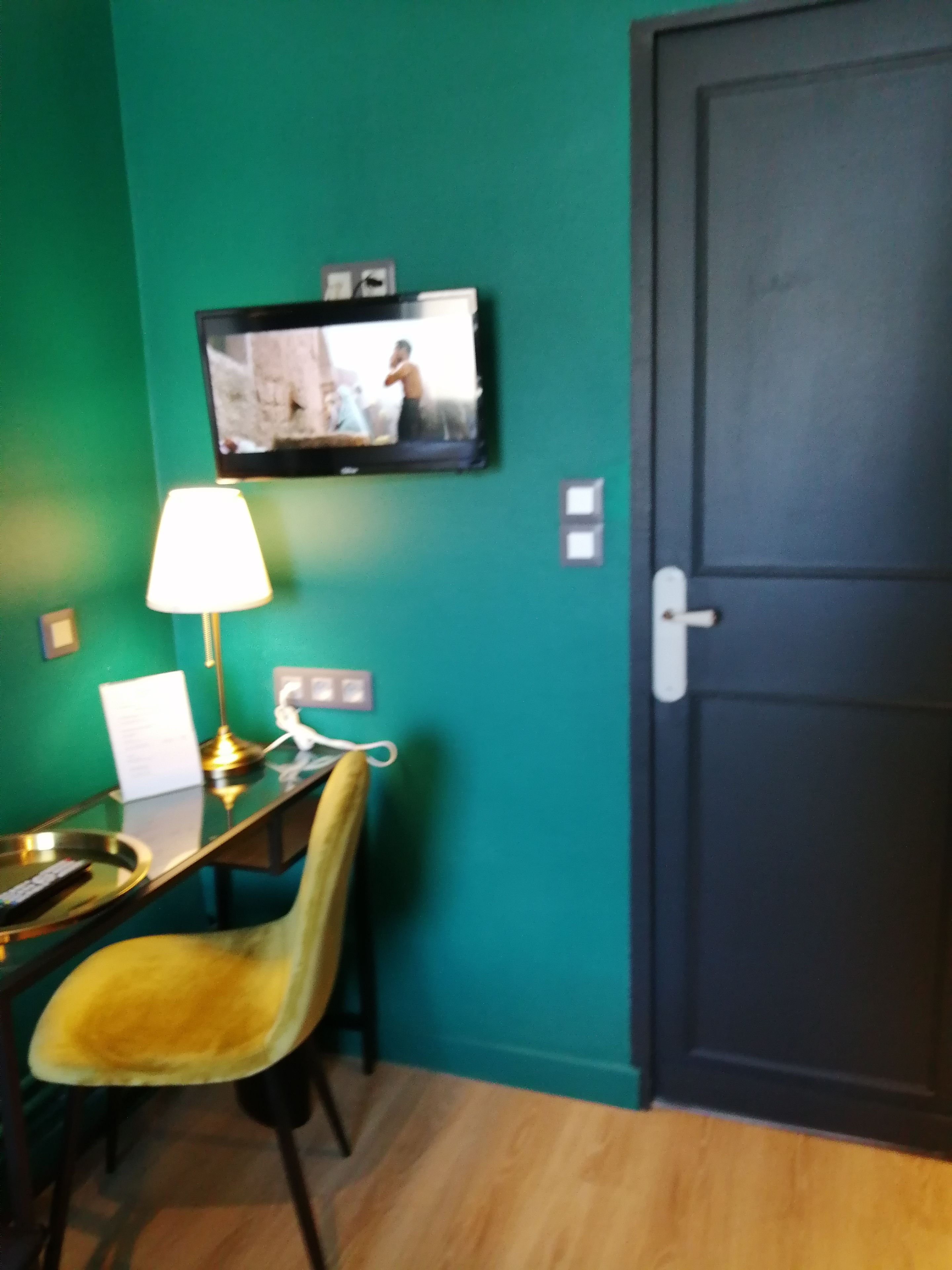 economy single room, 1 single bed | in-room safe, individually decorated, desk, soundproofing