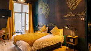Quadruple Room accessible uniquement par escaliers | Két bảo mật tại phòng, bàn, phòng cách âm 