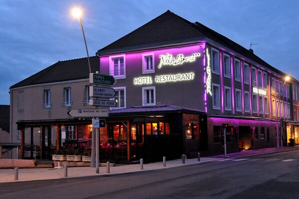 Front of property - Hôtel Nota Bene (Montceau-les-Mines)