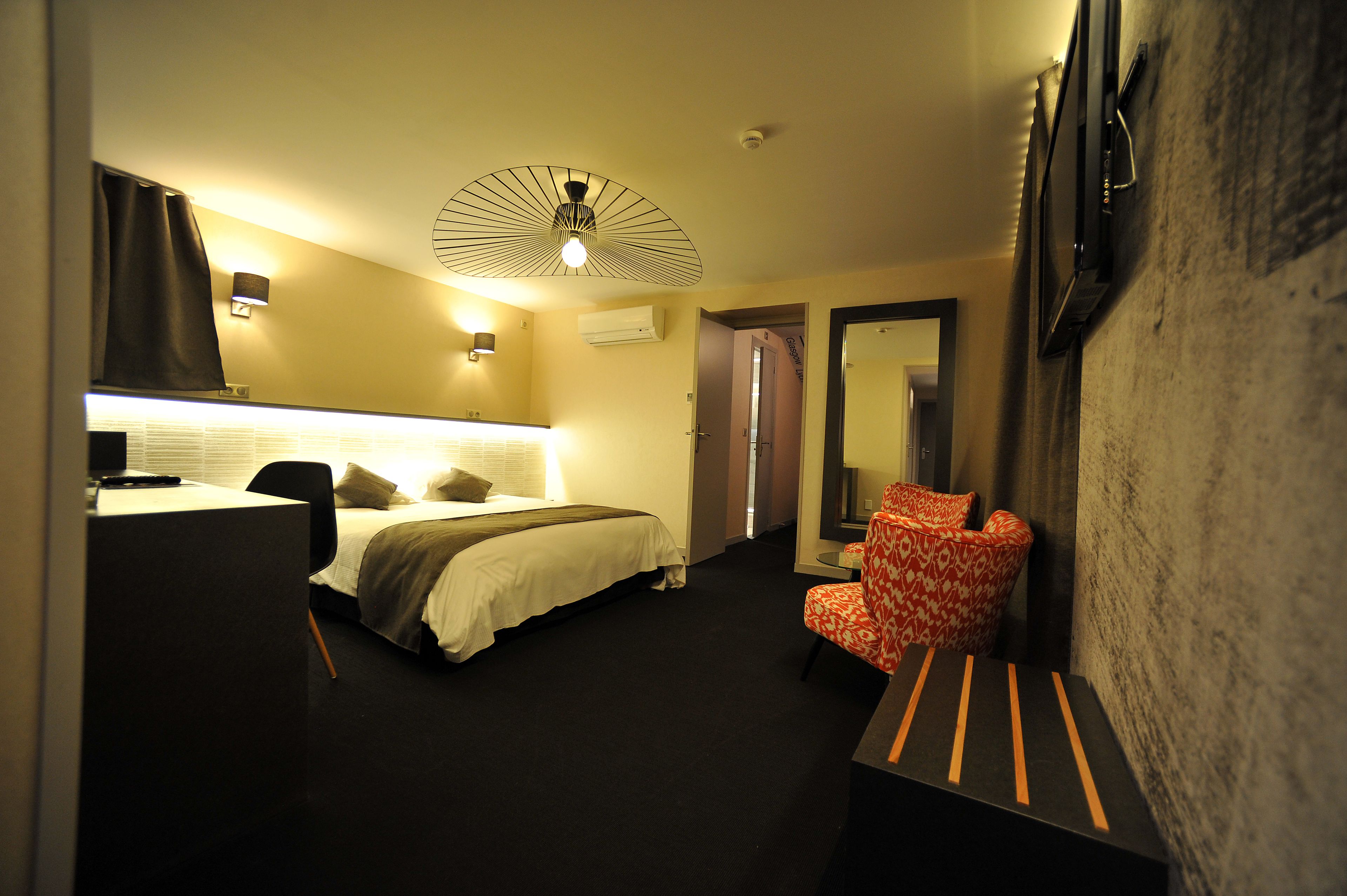 elegance suite | pillow-top beds, free minibar, in-room safe, desk