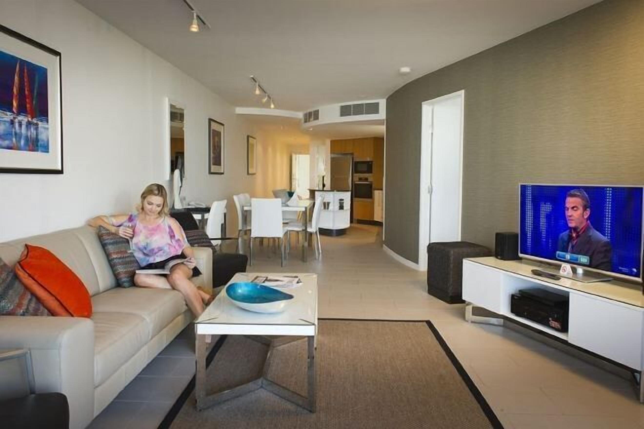 Living area | Smart TV, pay films