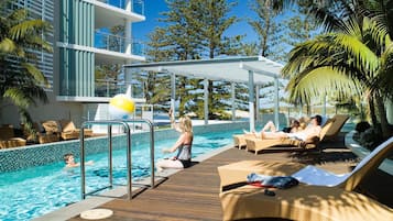 2 outdoor pools, sun loungers