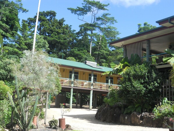 Front of property - Licuala Lodge (Wongaling Beach)