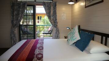 Standard-Doppelzimmer | Verdunkelungsvorhänge, Bügeleisen/Bügelbrett, kostenloses WLAN