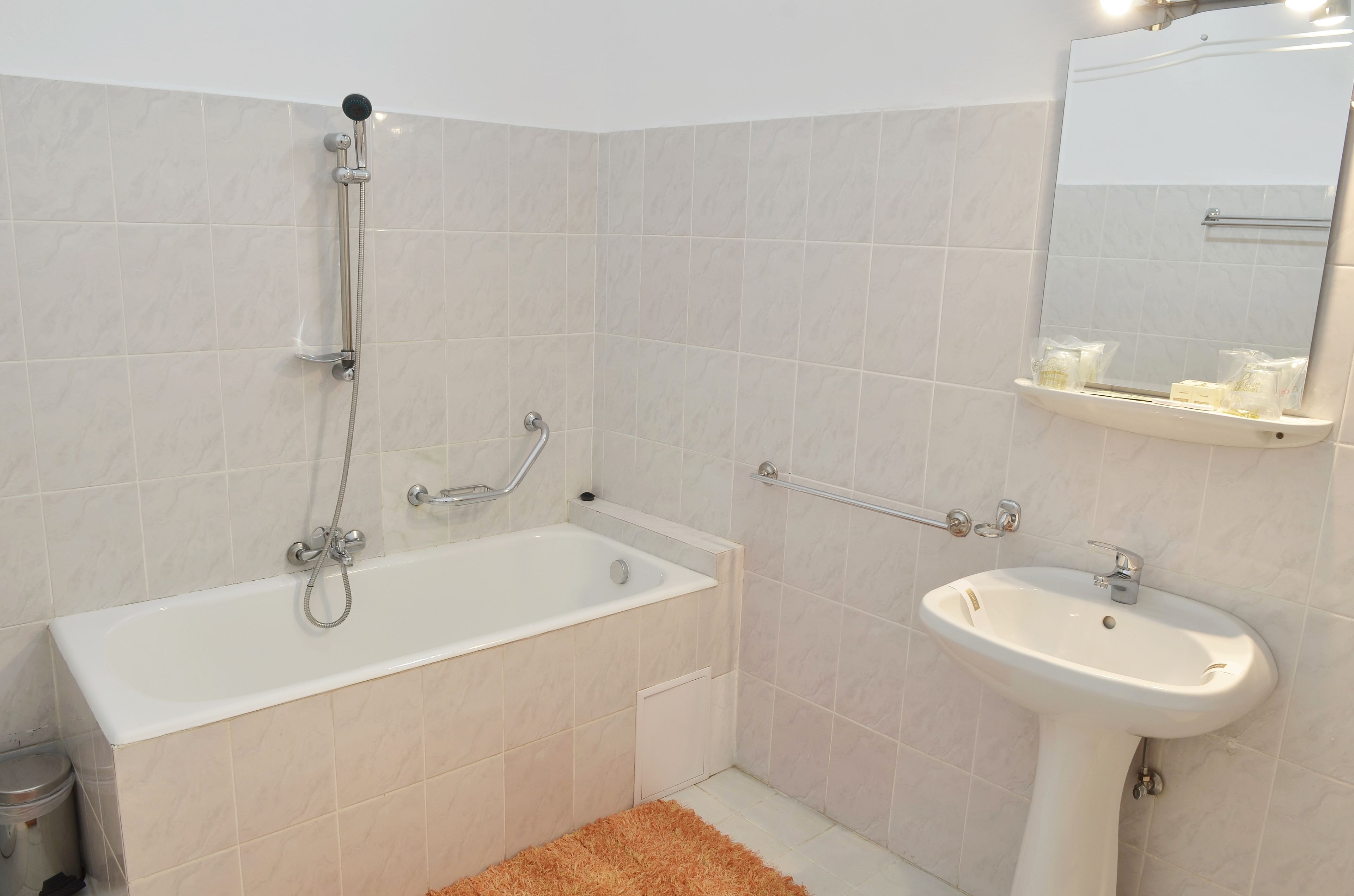 hair dryer, towels, soap, shampoo