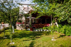 Front of property - Family guesthouse in forest Ana & Stjepan Nikolic (Citluk)
