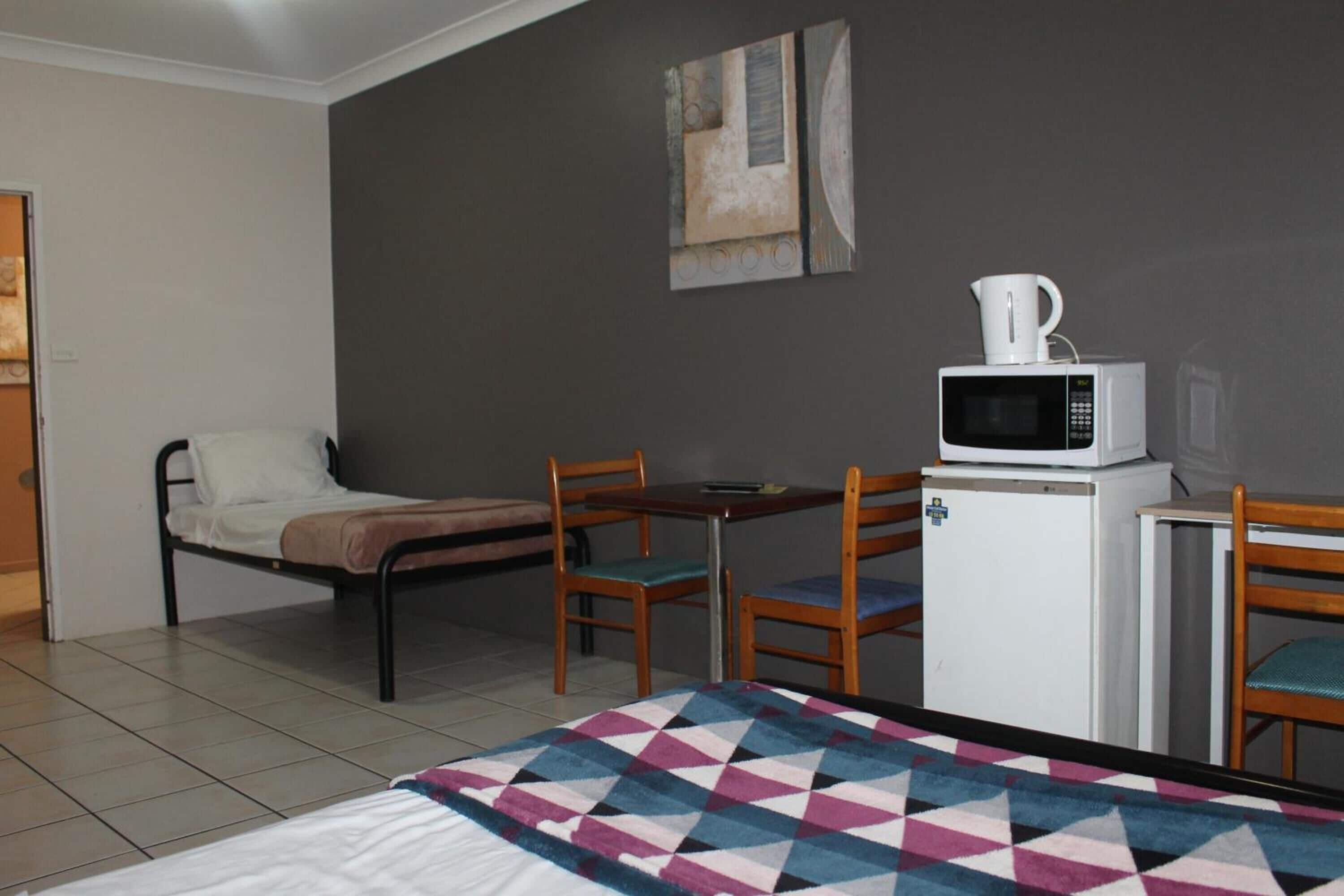 blackout curtains, free wifi, bed sheets