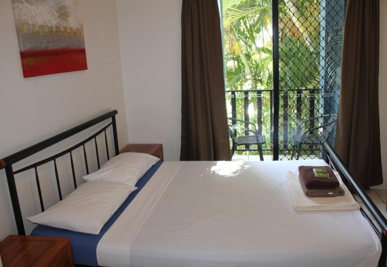 blackout curtains, free wifi, bed sheets