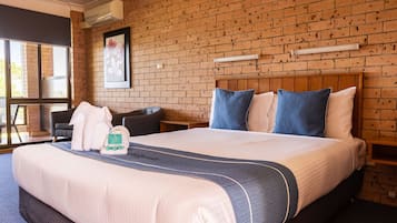 Deluxe-rum - 1 queensize-säng - balkong - utsikt mot floden | 1 sovrum, skrivbord, strykjärn/strykbräda och gratis wi-fi