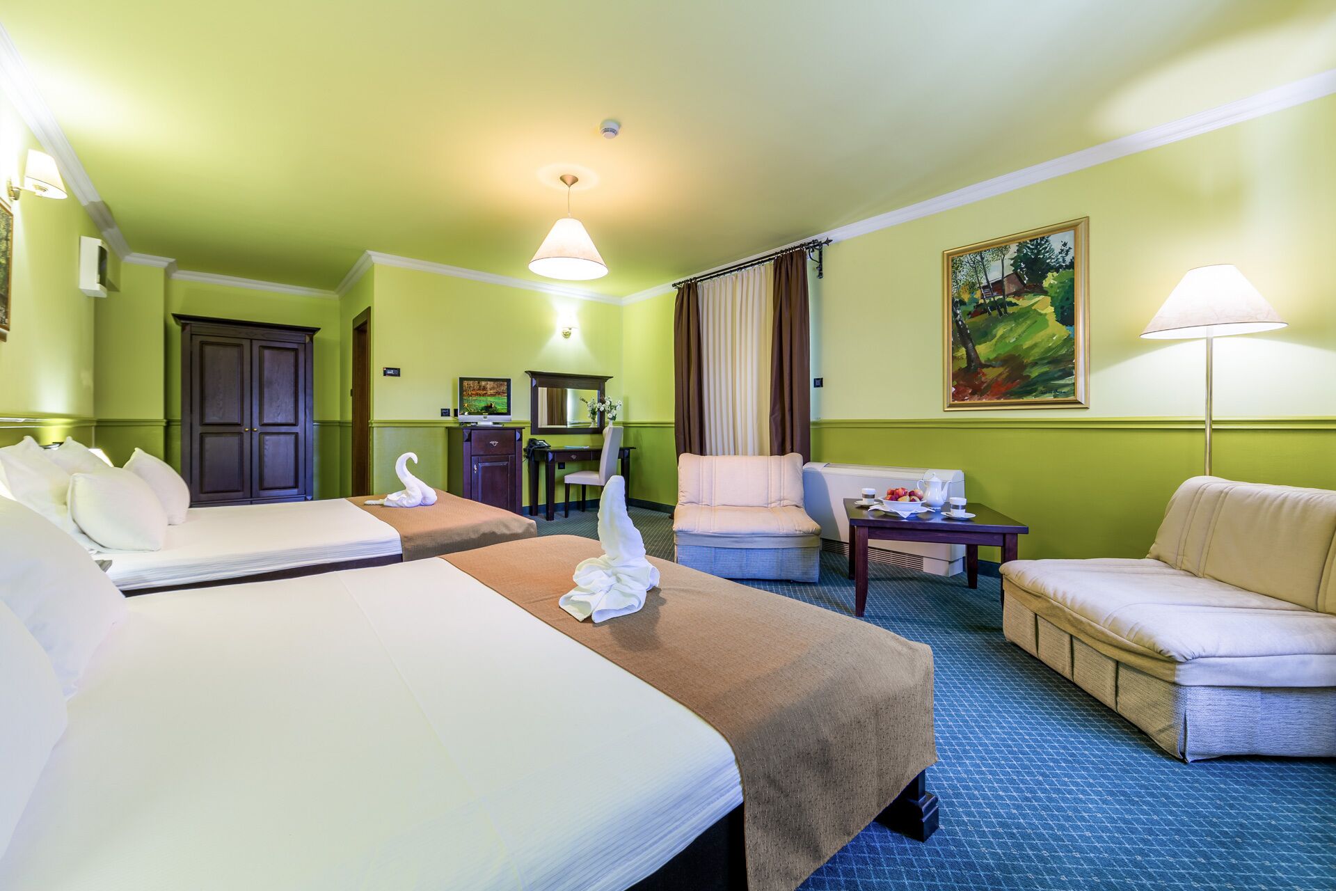 signature triple room | minibar, in-room safe, soundproofing, free wifi