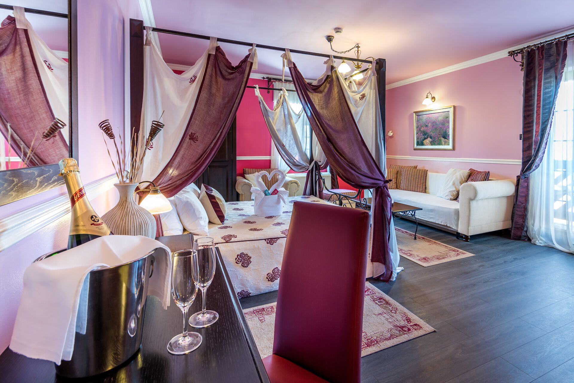 romantic double or twin room | minibar, in-room safe, soundproofing, free wifi