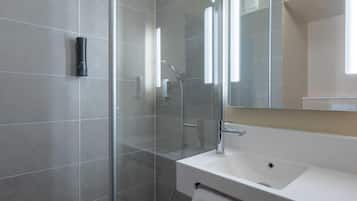 Shower, free toiletries, hair dryer, towels