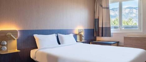 Double Room, Non Smoking | Desk, soundproofing, free WiFi, bed sheets