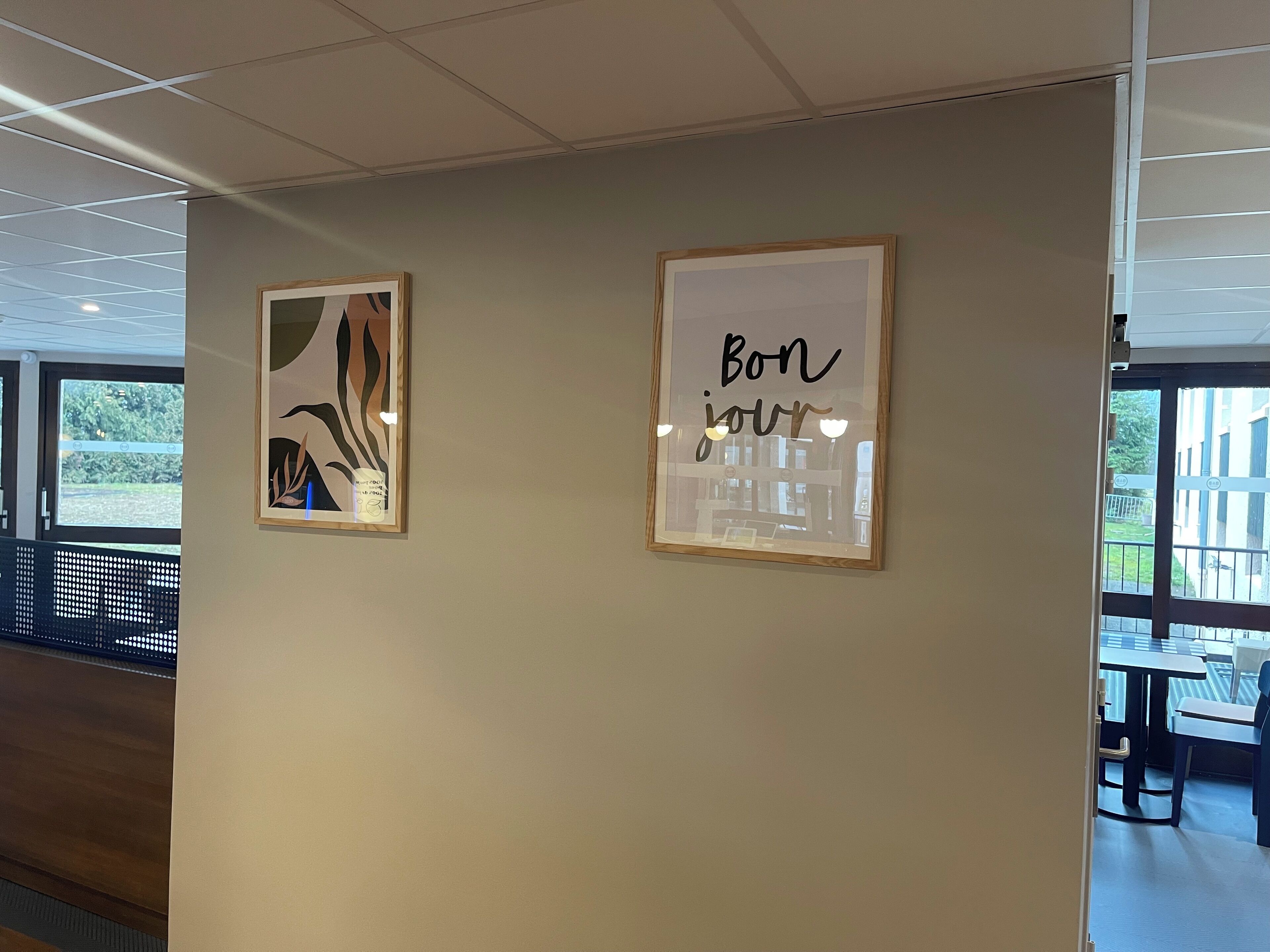 flat-screen tv, offices