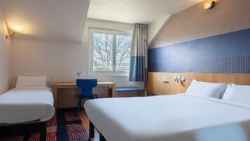 Bureau, chambres insonorisées, Wi-Fi gratuit, draps fournis