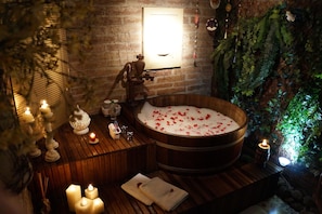 Couples treatment rooms, hot tub, body treatments, mud baths - Don Ramon Hotel & Spa (Canela)