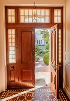 Vila superluxo | Roupas de cama antialérgicas, cofres nos quartos