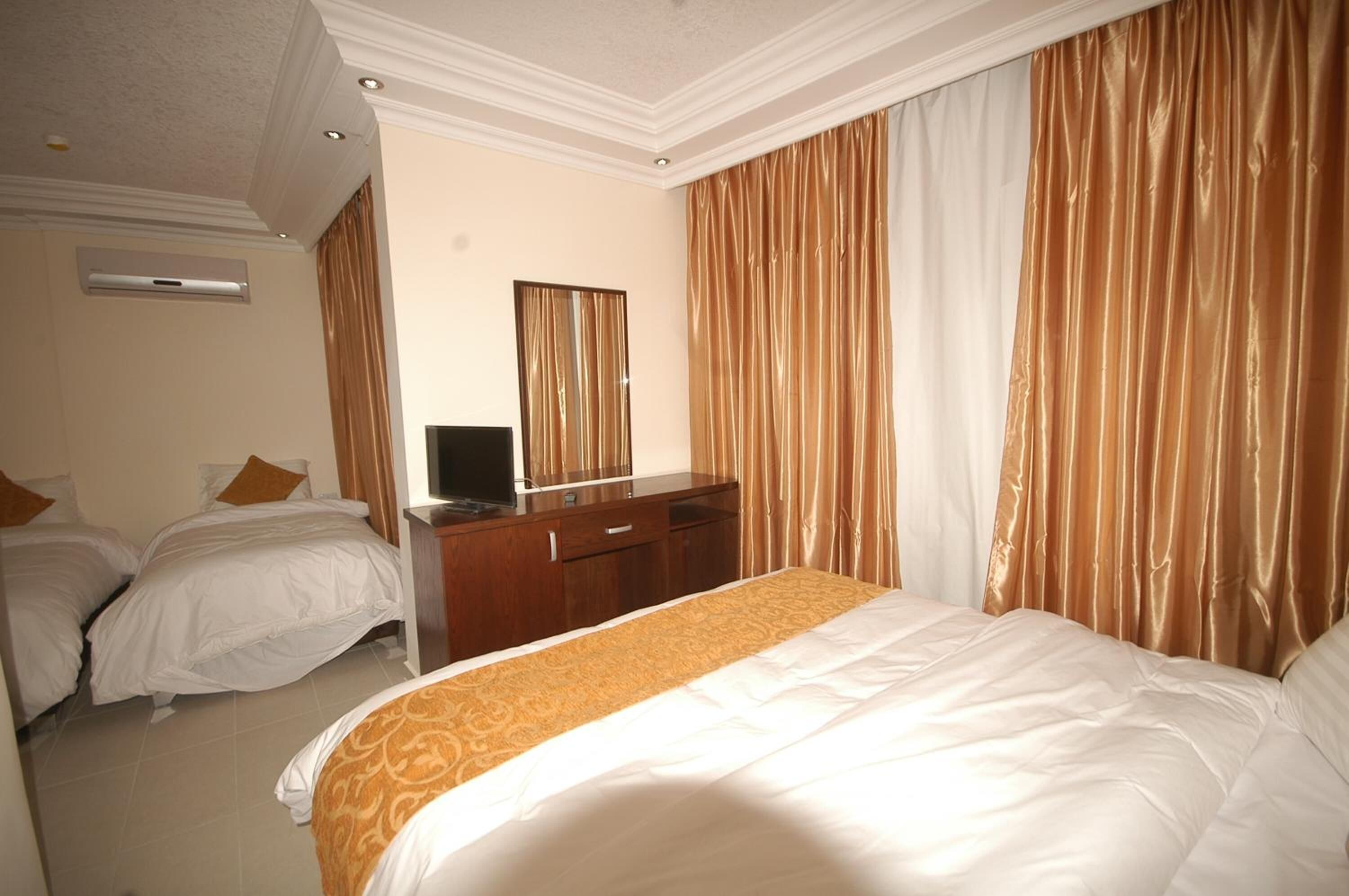 Select Comfort beds, minibar, in-room safe, desk