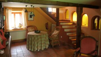 Family Suite, 2 Bedrooms | Living room