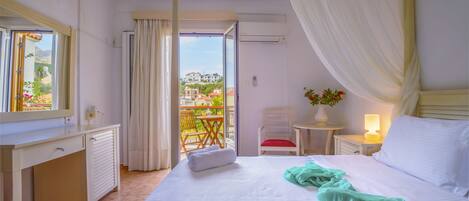 Double Room | 1 bedroom, pillowtop beds, minibar, in-room safe