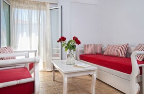Colchones con pillow-top, minibar y caja de seguridad en la habitación 