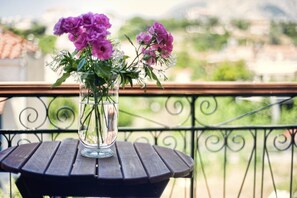 Single Room | Pillowtop beds, minibar, in-room safe, soundproofing