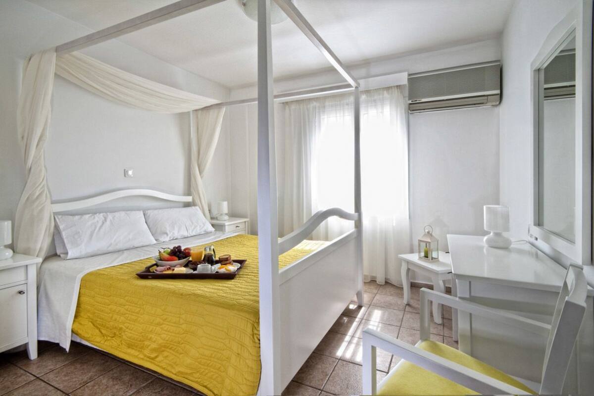 Suite | Colchones con acolchado adicional, minibar, caja fuerte