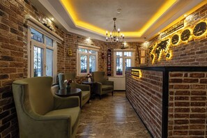 Reception hall - Family Istanbul Hotel (Istanbul)