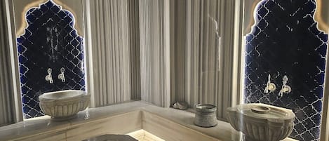 Couples treatment rooms, sauna, steam room, Turkish bath