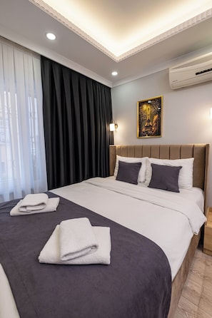 Deluxe Double Room | Egyptian cotton sheets, premium bedding, pillowtop beds, minibar - Family Istanbul Hotel (Istanbul)