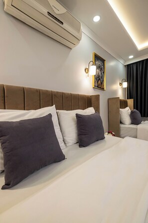 Deluxe Triple Room | Egyptian cotton sheets, premium bedding, pillowtop beds, minibar - Family Istanbul Hotel (Istanbul)