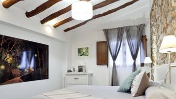 Superior Room (Castle View) | Pillowtop beds, in-room safe, individually decorated