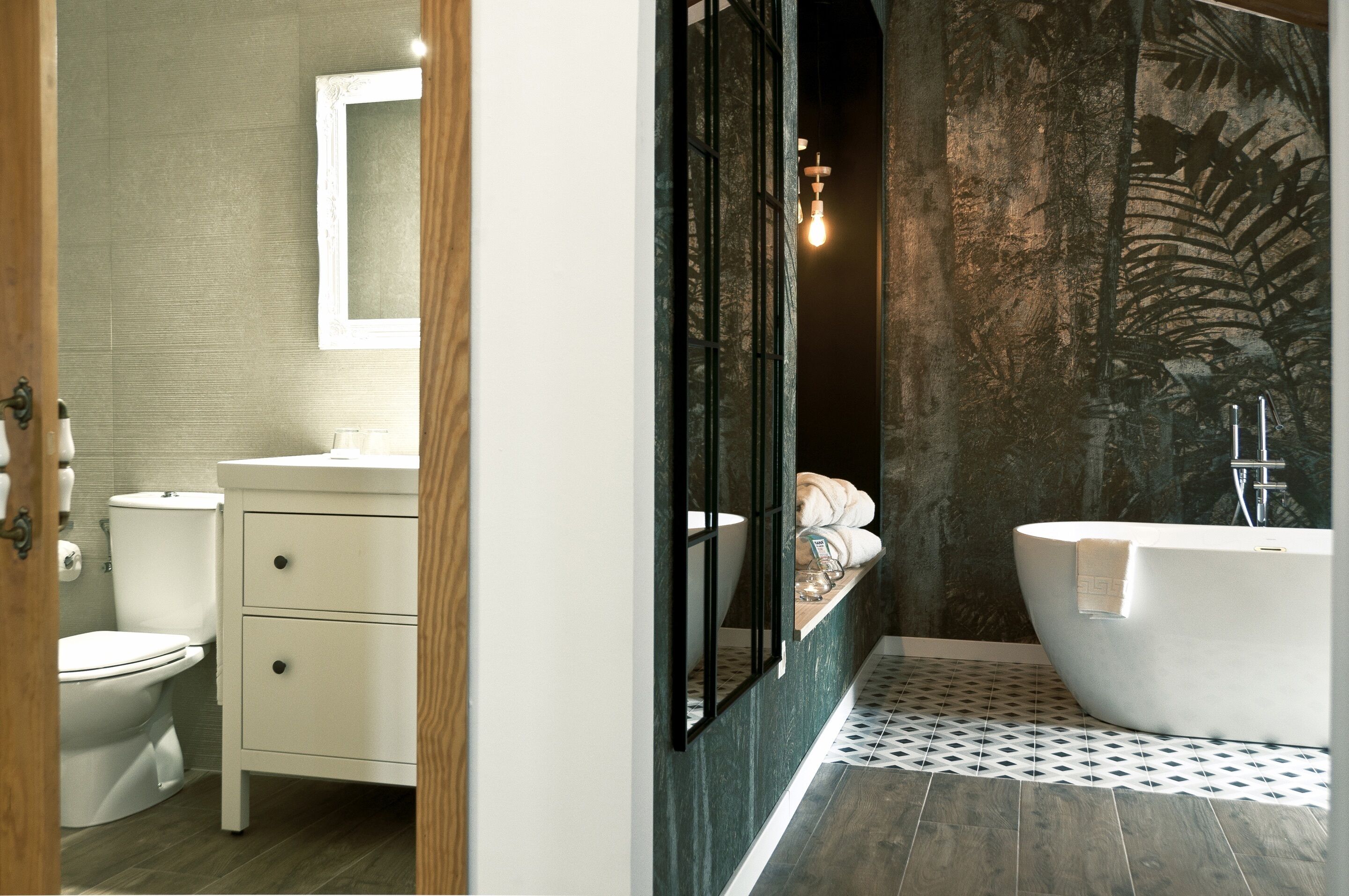 Premium Room, 1 King Bed, Mountain View | Bathroom | Shower, hydromassage showerhead, designer toiletries, hair dryer