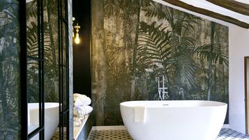 Premium Room, 1 King Bed, Mountain View | Bathroom | Shower, hydromassage showerhead, designer toiletries, hair dryer