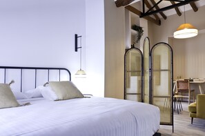 Premium kamer, 1 kingsize bed, uitzicht op bergen | Pillowtop-bedden, een kluis op de kamer, individueel gedecoreerd