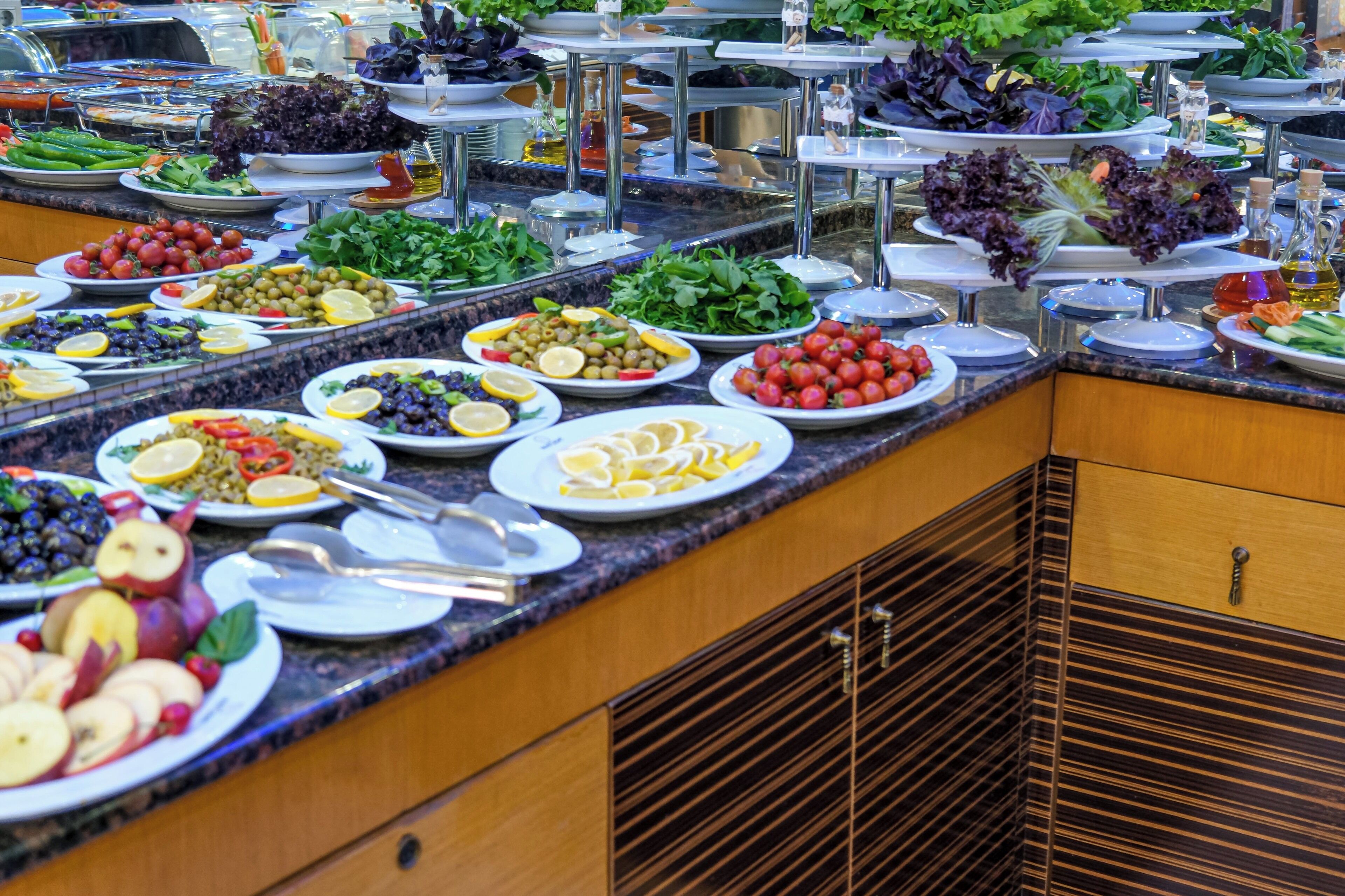 Frokost serveres, uteservering 