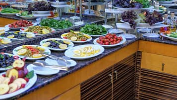 Breakfast served, alfresco dining