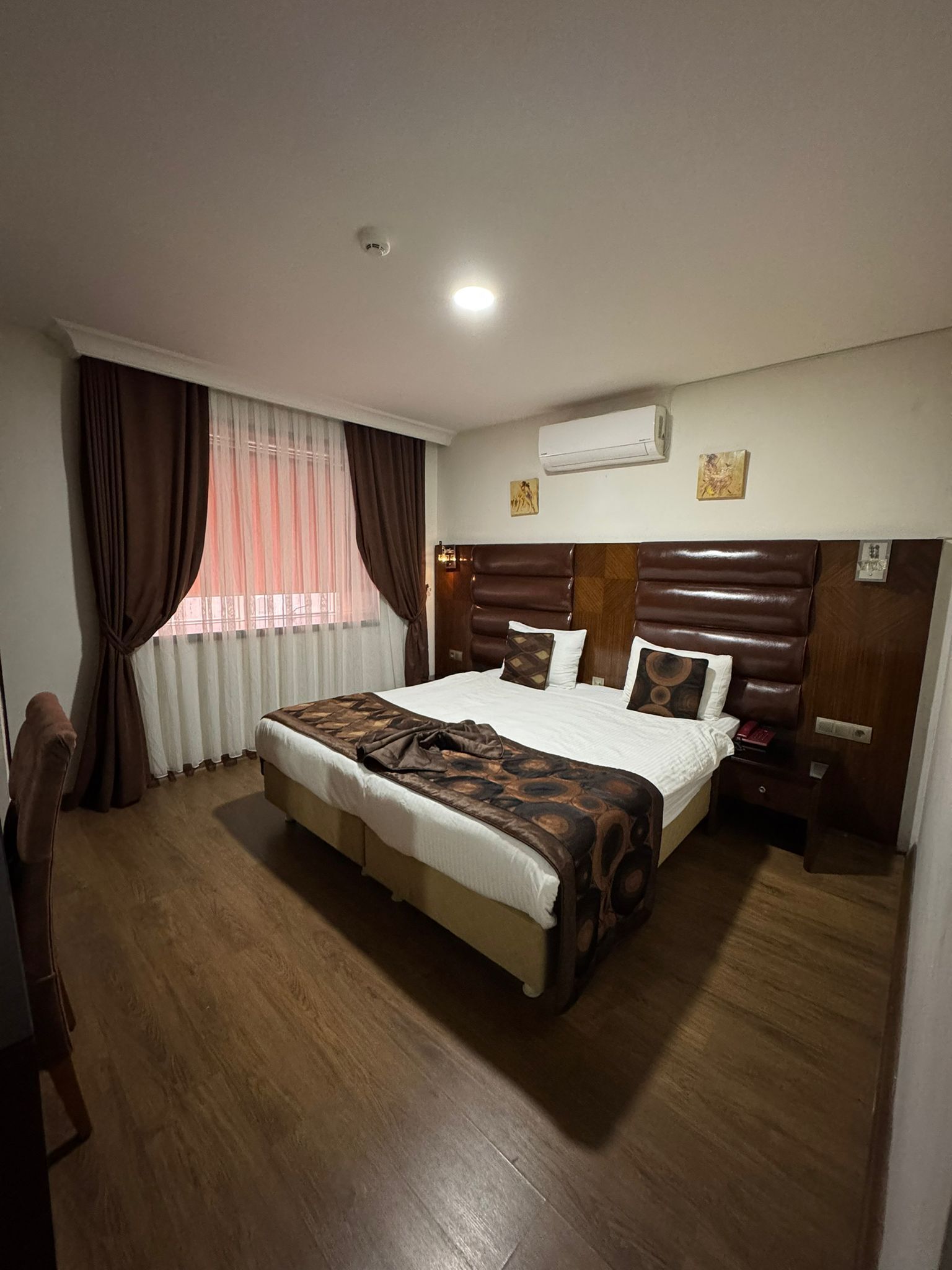 Chambre Économique | Literie de qualité supérieure, minibar, coffres-forts dans les chambres