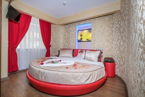 Premium bedding, minibar, in-room safe, laptop workspace - Marlight Boutique Hotel - Boutique Class (Izmir)