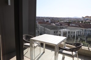 Luxury Studio Apartment (18) | Balcon