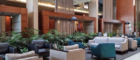 Coin salon dans le hall