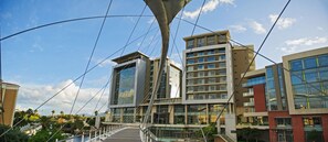 ด้านหน้าที่พัก - ตอนเย็น/กลางคืน