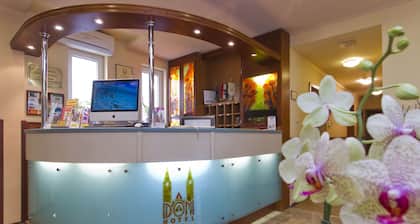 DĂłm Hotel