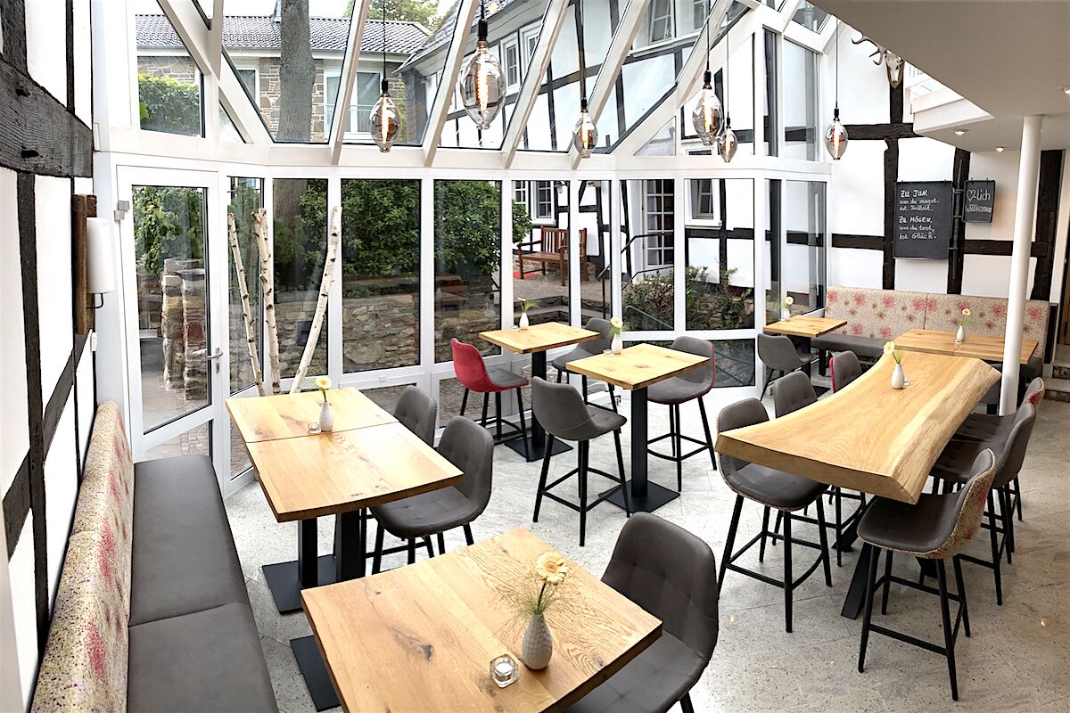 daily buffet breakfast (eur 9 per person)