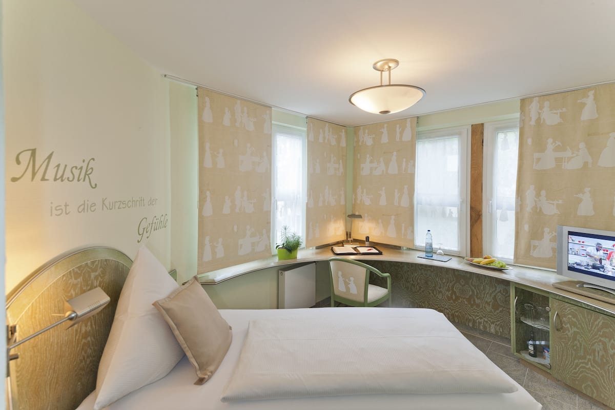 Standard Single Room | Premium bedding, in-room safe, individually furnished, desk